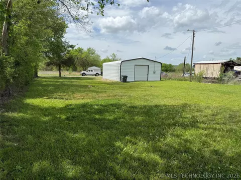 409 S 5th St, Porum, OK 74455