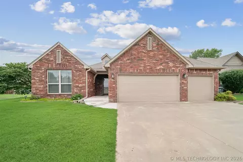 14320 E 92nd St N, Owasso, OK 74055