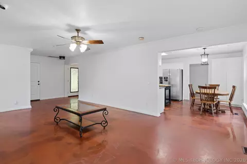 Living - 6903 E 99th St, Tulsa, OK 74133 photo 3 of 5