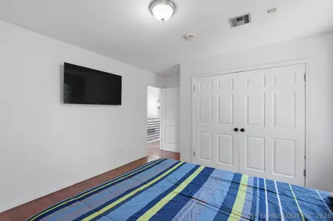 Bedroom - 6903 E 99th St, Tulsa, OK 74133 photo 6 of 7