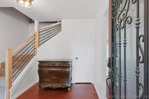 Entry Way - 6903 E 99th St, Tulsa, OK 74133 photo 1 of 2