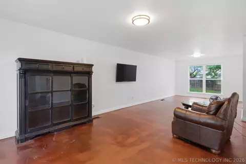 Living - 6903 E 99th St, Tulsa, OK 74133 photo 5 of 5