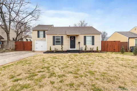 5911 E Reading St, Tulsa, OK 74115