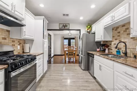 Kitchen - 5911 E Reading St, Tulsa, OK 74115 photo 1 of 2