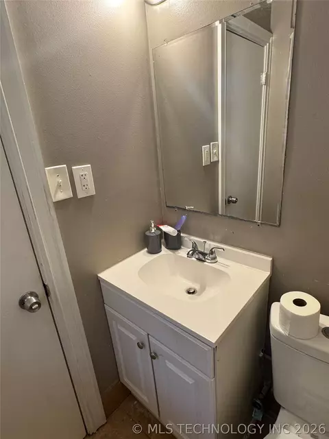 Bath - 11409 E 4th Pl, Tulsa, OK 74128 photo 6 of 6