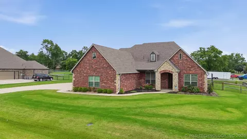 15402 E 82nd St N, Owasso, OK 74055