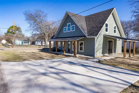 101 Dunn St, Caddo, OK 74729