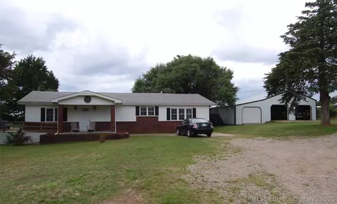 10390 Loblolly Rd, Henryetta, OK 74437