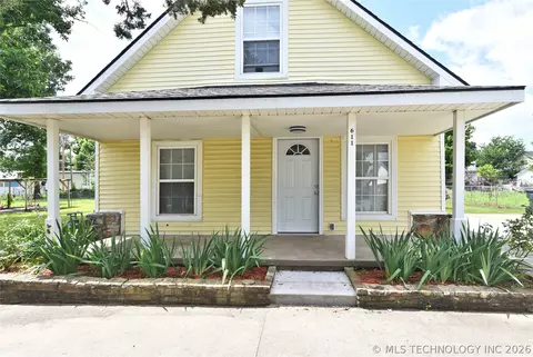 611 E 4th St, Claremore, OK 74017