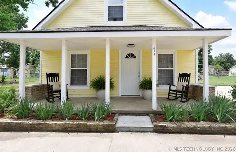 611 E 4th St, Claremore, OK 74017