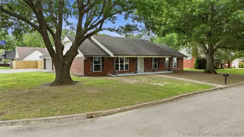 4001 S Maple Ave, Broken Arrow, OK 74011