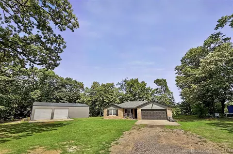 25607 S Pin Oak Dr, Tahlequah, OK 74464