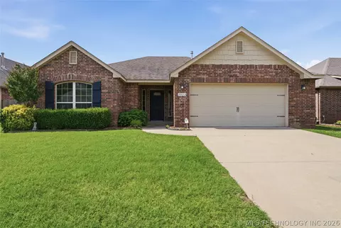 3023 W Mobile St, Broken Arrow, OK 74011