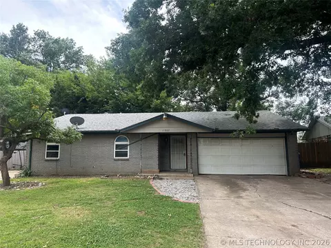 11802 E 62nd Pl, Broken Arrow, OK 74012