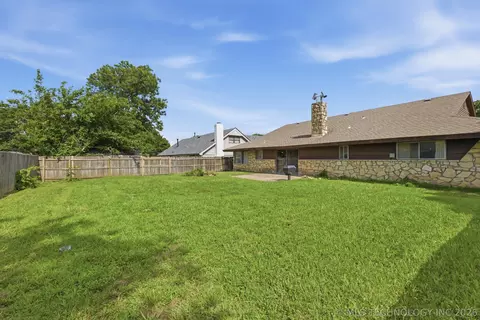 Exterior - 6828 E 47th St, Tulsa, OK 74145 photo 5 of 6