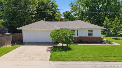4107 E 37th St, Tulsa, OK 74135 photo 2