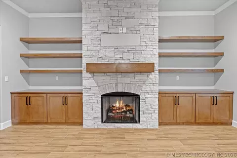 Living - 31820 E Two Socks Dr, Broken Arrow, OK 74014 photo 2 of 3