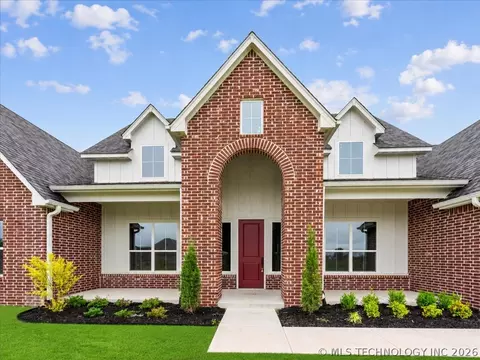 Exterior - 31820 E Two Socks Dr, Broken Arrow, OK 74014 photo 2 of 6