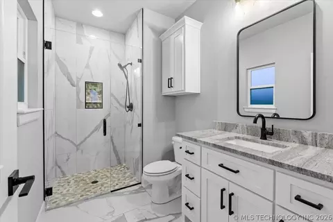 Bath - 31820 E Two Socks Dr, Broken Arrow, OK 74014 photo 4 of 11