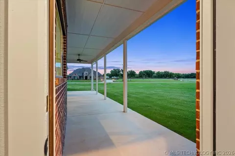 Exterior - 31820 E Two Socks Dr, Broken Arrow, OK 74014 photo 4 of 6