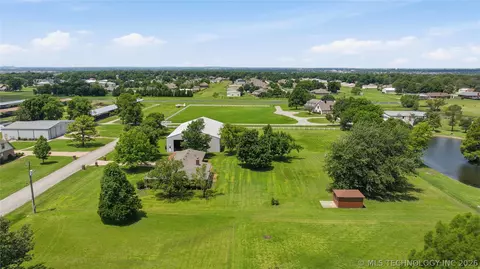 View/Area - 17255 E 79th St N, Owasso, OK 74055 photo 4 of 5