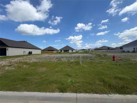 27825 E 109th Pl S, Coweta, OK 74429