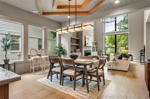 Dining - 237 E 35th Pl, Tulsa, OK 74105 photo 5 of 11