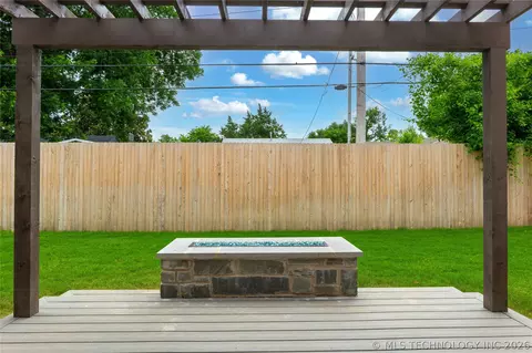 Exterior - 237 E 35th Pl, Tulsa, OK 74105 photo 4 of 4