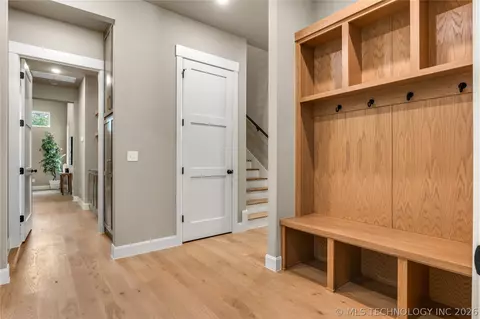 Entry Way - 237 E 35th Pl, Tulsa, OK 74105 photo 4 of 9