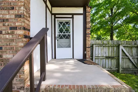 Exterior - 322 E Young St, Morris, OK 74445 photo 6 of 9