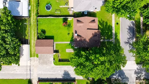 View/Area - 322 E Young St, Morris, OK 74445 photo 3 of 4