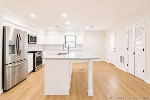 Kitchen - 322 E Young St, Morris, OK 74445 photo 1 of 5