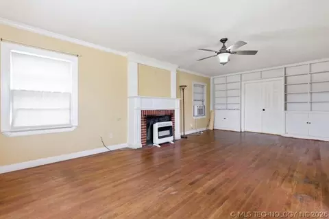 Living - 1011 E 14th, Ada, OK 74820 photo 2 of 5