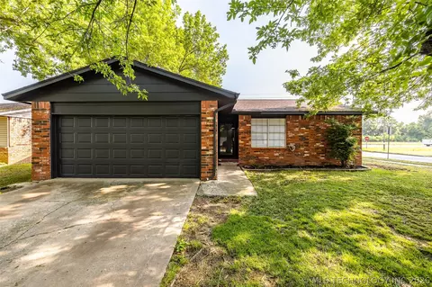 501 W 26th St, Sand Springs, OK 74063