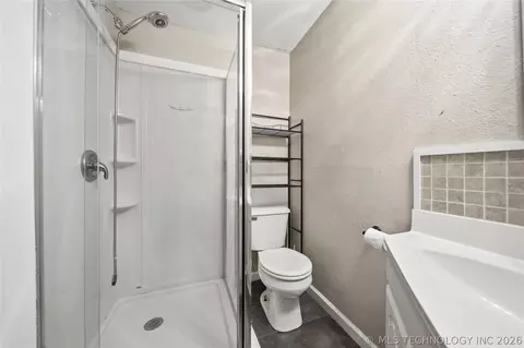 Bath - 116635 S 4256 Rd, Checotah, OK 74426 photo 1 of 1