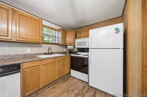 Kitchen - 116635 S 4256 Rd, Checotah, OK 74426 photo 2 of 2