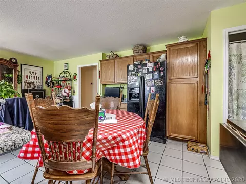 Dining - 36 Meadowlark, Eufaula, OK 74432 photo 3 of 5