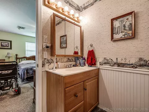 Bath - 36 Meadowlark, Eufaula, OK 74432 photo 1 of 6