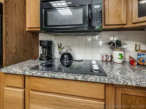 Kitchen - 36 Meadowlark, Eufaula, OK 74432 photo 1 of 9