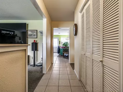 Entry Way - 36 Meadowlark, Eufaula, OK 74432 photo 2 of 4