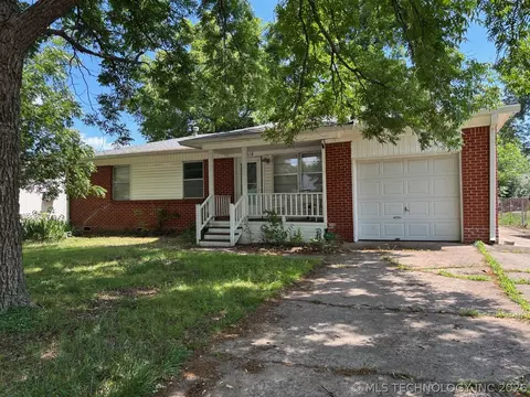 1318 NE 3rd Pl, Pryor, OK 74361