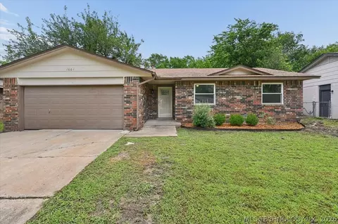 1661 S Poplar Ave, Broken Arrow, OK 74012
