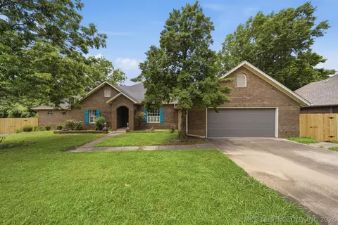 2503 Bacon Ct, Muskogee, OK 74403