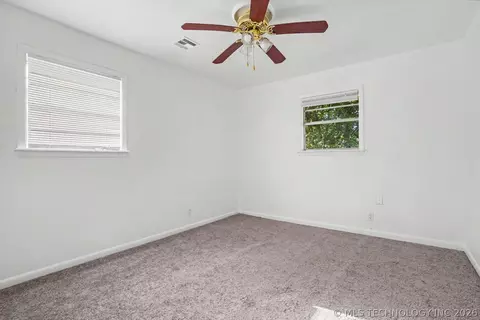 Bedroom - 8512 E 24th Pl, Tulsa, OK 74129 photo 5 of 7