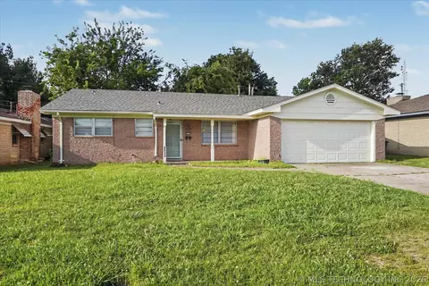 Exterior - 8512 E 24th Pl, Tulsa, OK 74129 photo 2 of 4