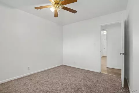 Bedroom - 8512 E 24th Pl, Tulsa, OK 74129 photo 4 of 7