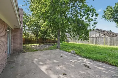Exterior - 8512 E 24th Pl, Tulsa, OK 74129 photo 3 of 4