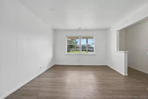 Living - 8512 E 24th Pl, Tulsa, OK 74129 photo 2 of 6