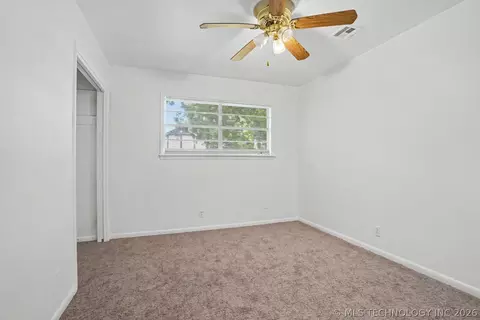 Bedroom - 8512 E 24th Pl, Tulsa, OK 74129 photo 3 of 7