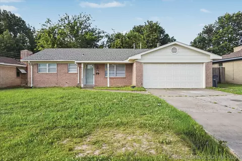 8512 E 24th Pl, Tulsa, OK 74129